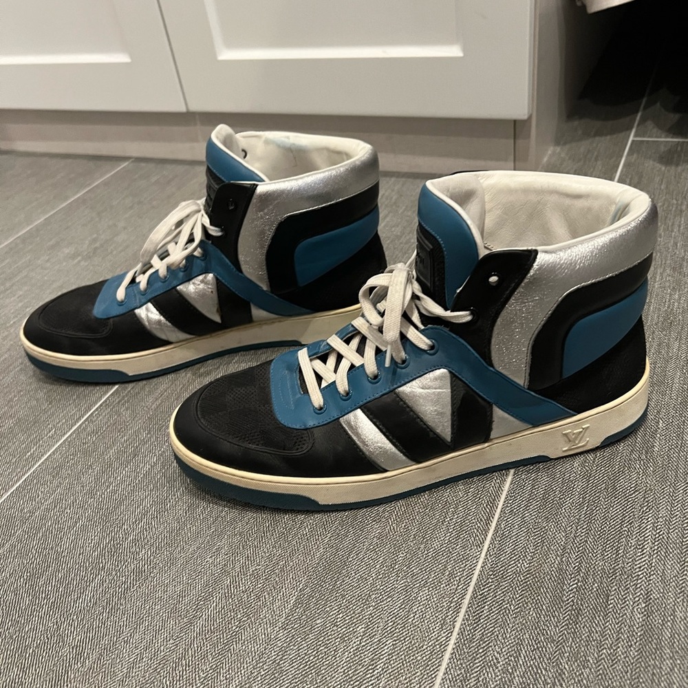 100% AUTHENTIC Louis Vuitton High top sneakers
